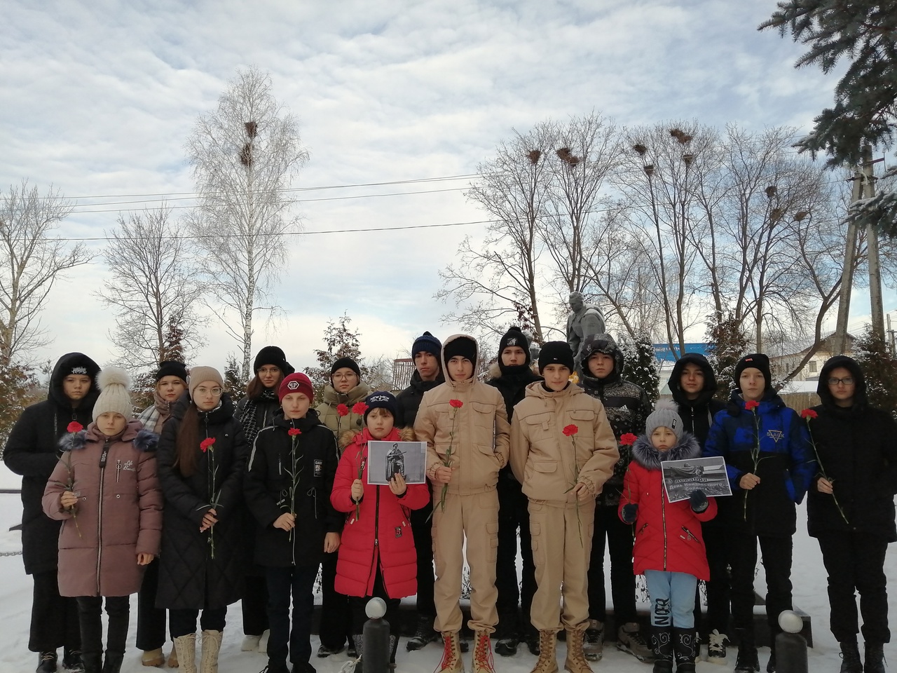 Церемония возложения цветов.